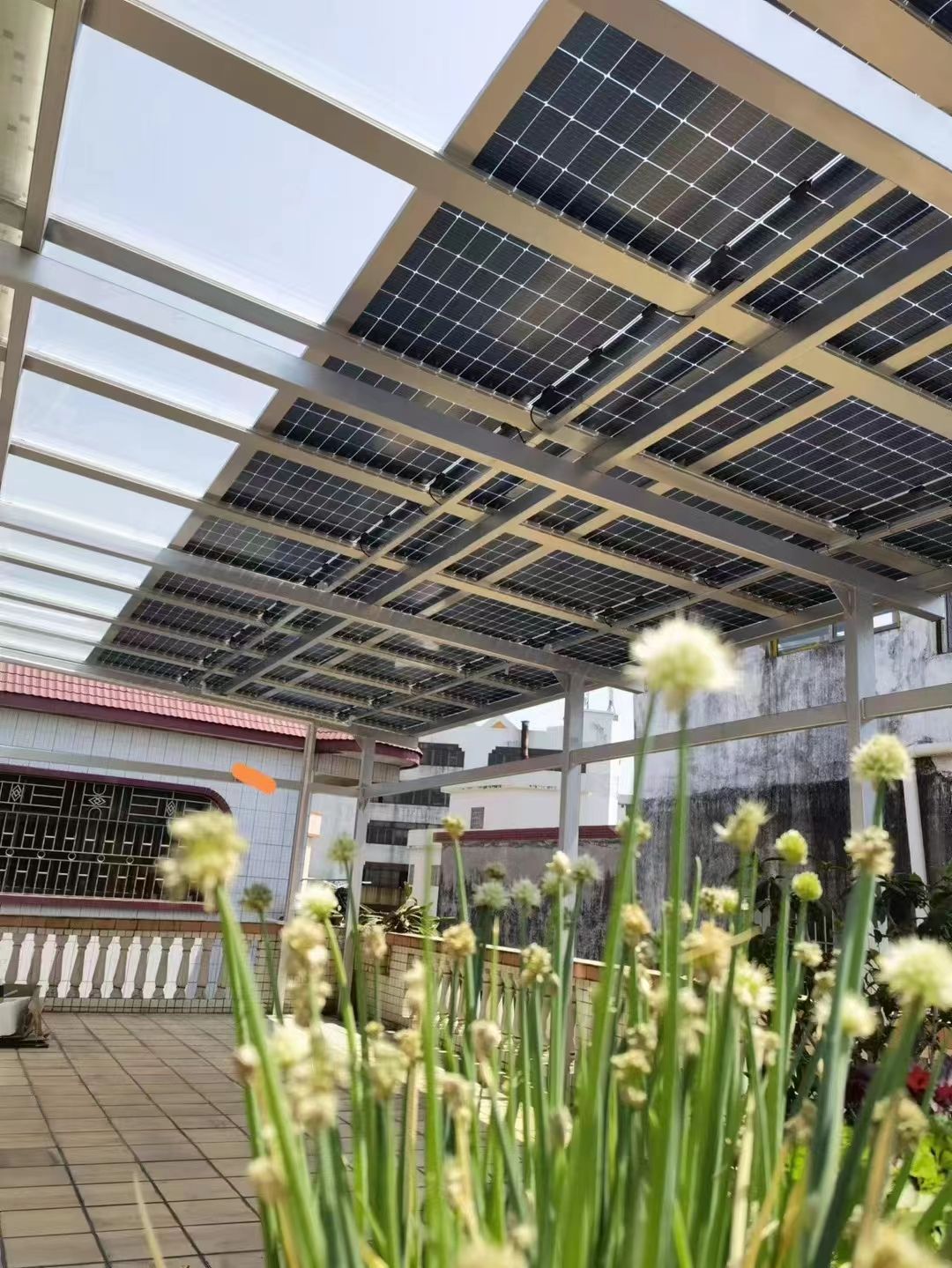 敦煌别墅家用屋顶太阳能发电系统安装